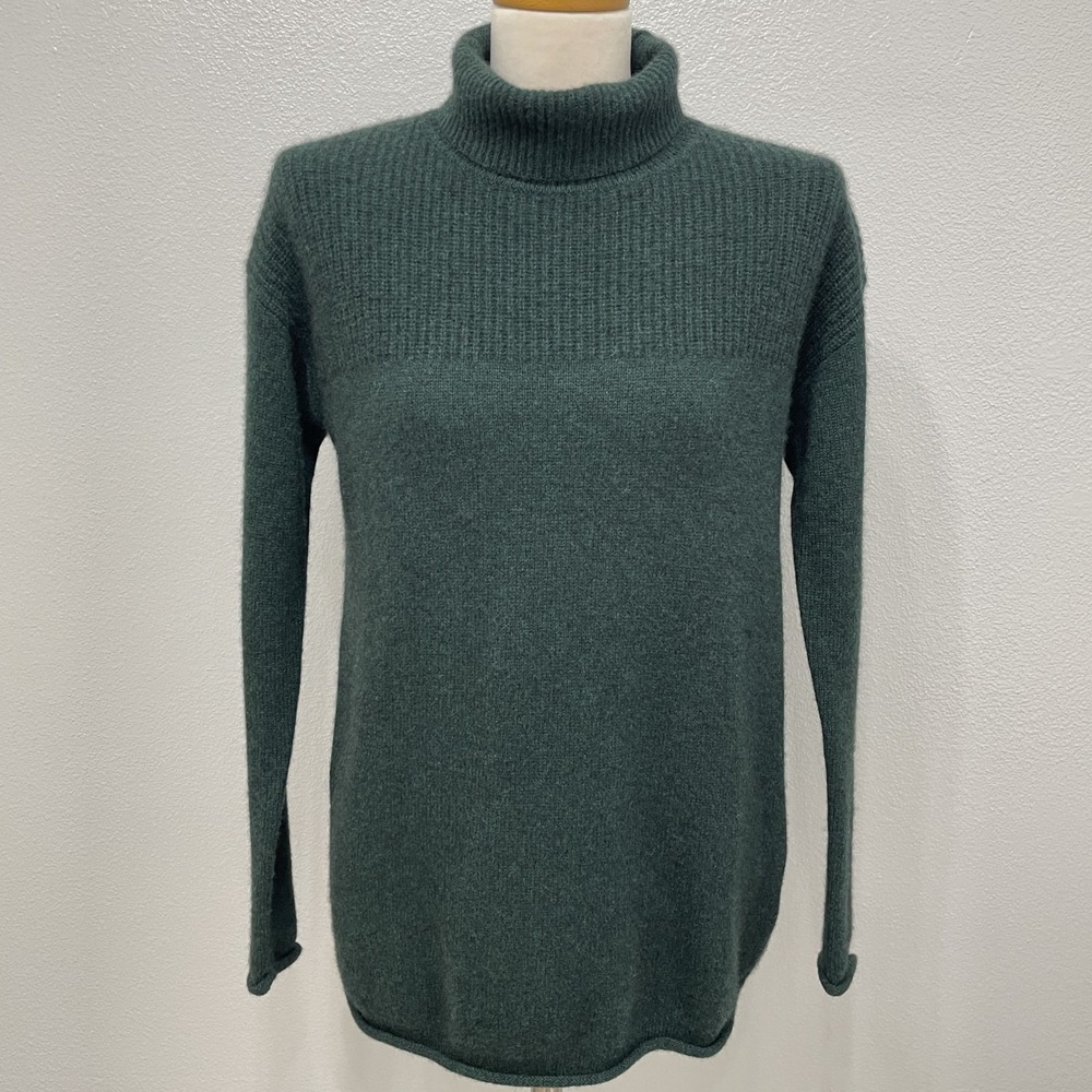 Max Studio Turtleneck Sweater Small 100% 2 Ply Cashmere Forest Green Long Sleeve